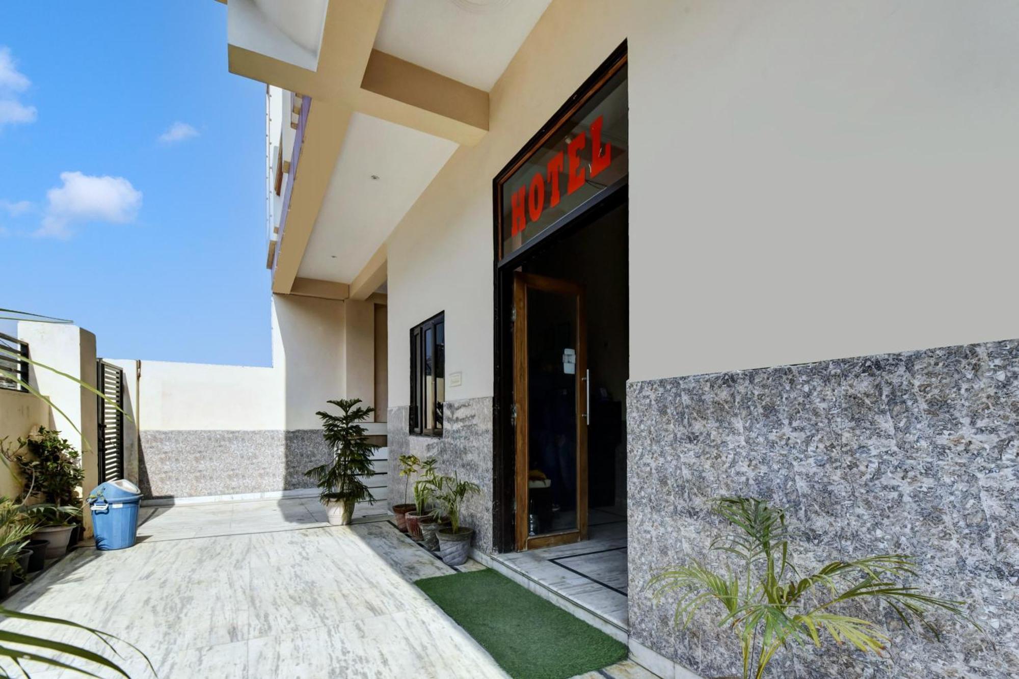 Hotel Oyo Sapphire Jaipur