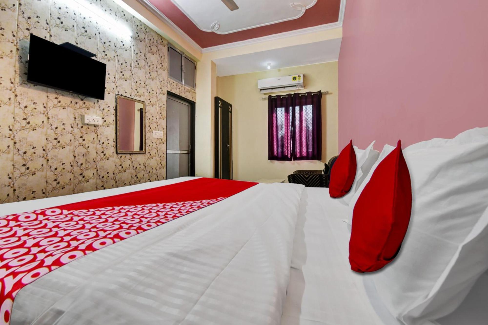 Hotel Oyo Sapphire 3*